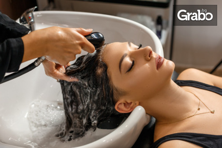 Луксозна грижа за косата: дамско подстригване с измиване, хидратираща маска и ампула