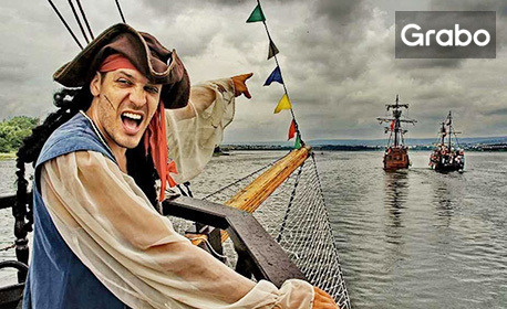 Хайде на борда! 2 часа круиз край Варна с пиратски кораб Пинта, Арабела или Свети Тома, плюс пица и напитки