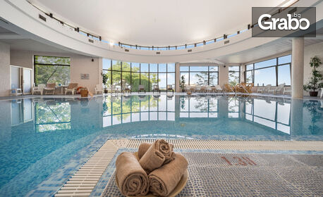 Подари си релаксиращо преживяване: Дневен SPA пакет, плюс минерален басейн, термо зона и паркинг - в Златни пясъци
