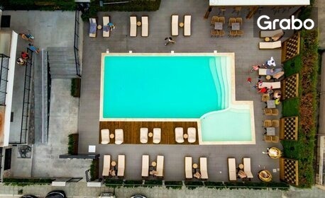 Отдих в Гърция: Нощувка със закускa и вечеря в Hotel Dafni Plus 4*, Лептокария - за двама или четирима