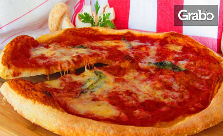 Брускети с маринован патладжан или тиквички, плюс пица по избор