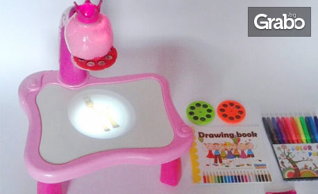 Детска масичка с проектор на картинки, плюс книжка с идеи за рисуване и флумастери