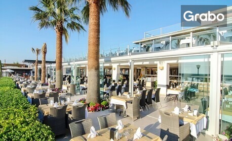 На море в Кушадасъ: 7 нощувки на база Ultra All Inclusive в Хотел Palm Wings Beach Resort & SPA, плюс басейн, водна пързалка и детска анимация