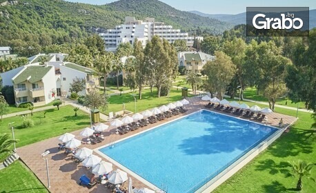 Last Minute за ранни записвания в Кушадасъ: 7 нощувки на база All Inclusive в Хотел Richmond Ephesus Resort*****, плюс басейн