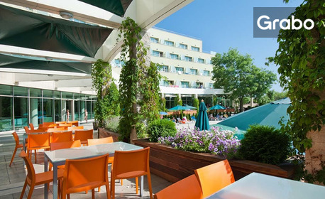 Ранни записвания за цяло лято в Приморско: Нощувка на база All Inclusive, плюс басейн и собствен плаж с чадъри и шезлонги