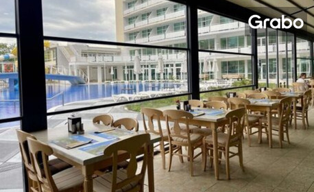 През Август в Слънчев бряг: Нощувка на база All Inclusive Premium, плюс чадър и шезлонг на плажа, водна пързалка и паркинг