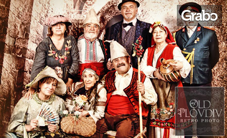 Коледна фотосесия в автентичен български костюм