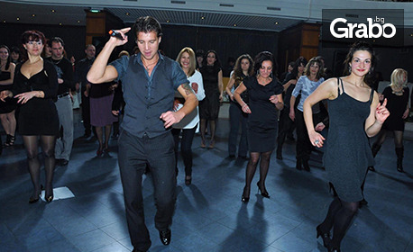 Тиймбилдинг "Стани звезда" или тиймбилдинг "Рисуване на шарж" - авторско шоу със сценарий, подаръци за всички и заснемане с обработен клип - гарантиран купон за фирми, рождени дни и всякакъв повод