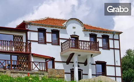 Зима край Пампорово: Нощувка със закуска за двама или трима, плюс релакс зона, с. Гела