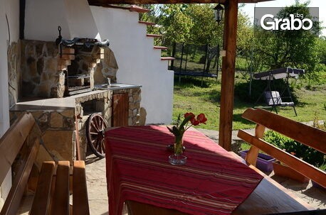 изображение за оферта С компанията в Дряново: Нощувка със закуска и вечеря в самостоятелна вила за шестима, от Вила Уникета