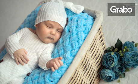 Фотосесия за новородено бебе с до 3 декора и до 50 обработени кадъра
