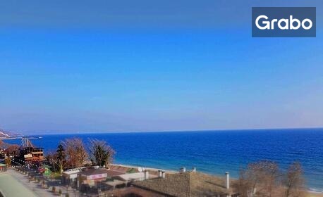 Почивка в Златни пясъци през Май: 2 или 3 нощувки за до четирима, в Апартхотел Izvora Beach Front Suites