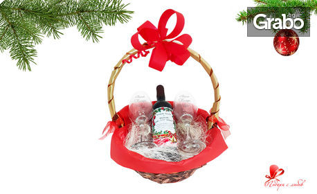 Гравирана поставка с 4 шота и 4 подложки или подаръчна кошница с вино, чаши и сладки изкушения