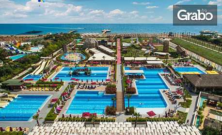 Нова година край Анталия: 7 нощувки на база Ultra All Inclusive в Aska Lara Resort & SPA***** с празнично меню и програма, плюс самолетен билет