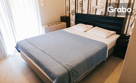 От Юли до Септември в Гърция: 5, 6 или 7 нощувки със закуски и вечери - в двойна, тройна или фамилна стая