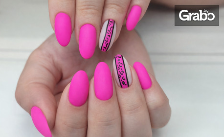 Маникюр с гел лак и изравняваща база, плюс 2 декорации