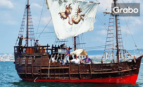 Хайде на борда! 2 часа круиз край Варна с пиратски кораб Пинта, Арабела или Свети Тома, плюс пица и напитки