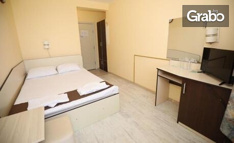 Нощувка на първа линия в Поморие