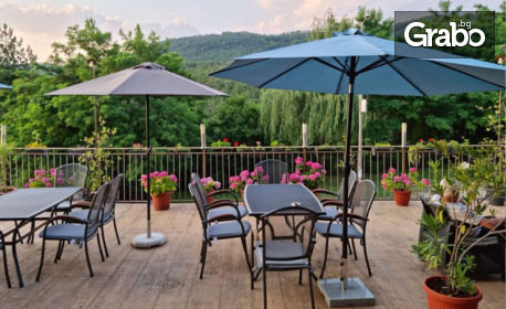 Релаксираща почивка в Сандански: Нощувка със закуска - с възможност за обяд и вечеря, плюс релакс зона