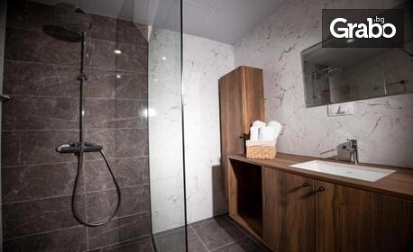 Пролет в Шумен: Нощувка със закуска в двойна стая, студио или апартамент с гледка към Шуменската крепост, плюс безплатно настаняване на дете до 10г