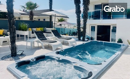 Почивка за двама в Ахтопол: Нощувка, плюс джакузи