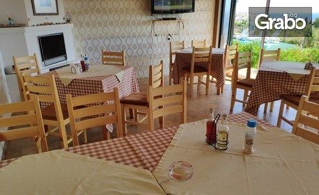 През Юни в Черноморец! 2 нощувки със закуски и вечери в бунгало - на 200м от плажа