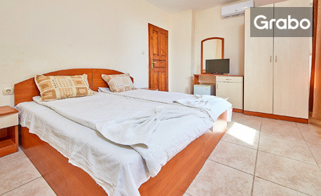 Почивка през Юни в Поморие: Нощувка в помещение по избор, плюс външен басейн