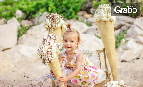 Тематична детска фотосесия със сладолед край морския бряг - с 10 обработени кадъра
