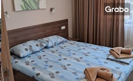 До края на Октомври в Поморие: Нощувка в студио или едноспален апартамент - на първа линия на плажа