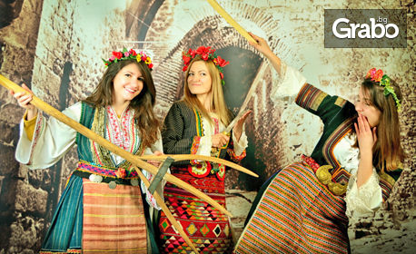 Фотосесия в автентични български костюми - в единственото Ретро фото в Пловдив