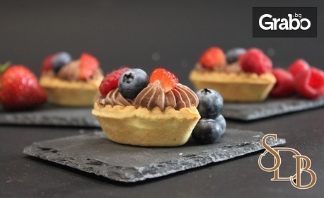 Вкусно изкушение: Сет със солени и сладки коктейлни хапки