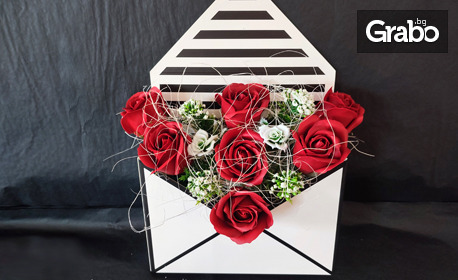 Букет от реалистични, вечни и ароматни сапунени рози за всяка дама
