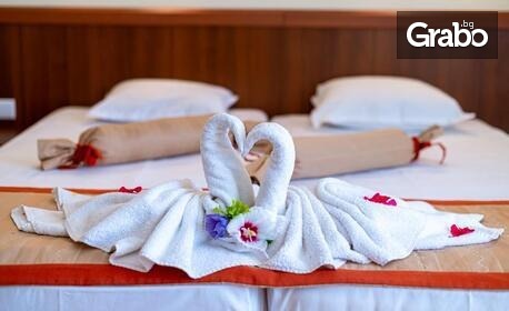 Пролет в Златни пясъци: Нощувка, плюс паркинг и тенис корт