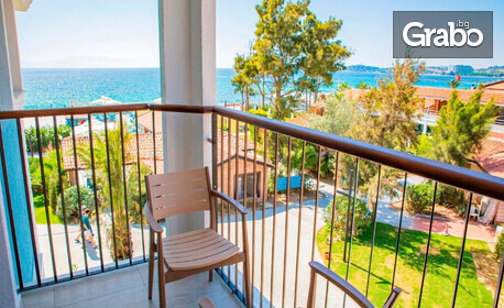 Last Minute ранни записвания за лято в Кушадасъ: 7 нощувки на база All Inclusivе в Хотел Ephesia Holiday Beach Club****, плюс басейн