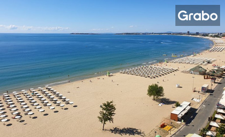 Лято за двама на първа линия в Слънчев бряг: Нощувка на база All Inclusive+, с ползване на чадър и шезлонг на плажа