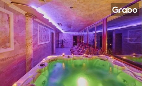 Безкрайно лято в Поморие: Нощувка със закуска и вечеря с възможност за обяд, плюс панорамна термална зона