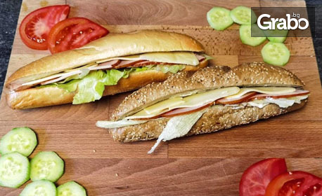Сандвич със свинско филе или луканка, зеленчуци и хлебче по избор, плюс фреш