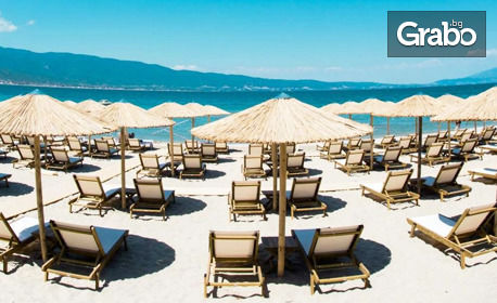 Почивка в Ставрос! 7 нощувки със закуски и вечери в Stavros Beach Hotel - на 50м от плажа