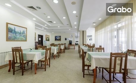 Лято край морето в Златни пясъци - сред прохлада и зеленина: Нощувка със закуска в двойна стая, делукс мезонет или суит, плюс паркинг