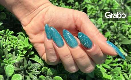 За изящен маникюр: Ноктопластика с горни форми или гел типс на естествен нокът, от DekartStyle Beauty and Esthetic За изящен маникюр: Ноктопластика с горни форми или гел типс на естествен нокът, от DekartStyle Beauty and Esthetic