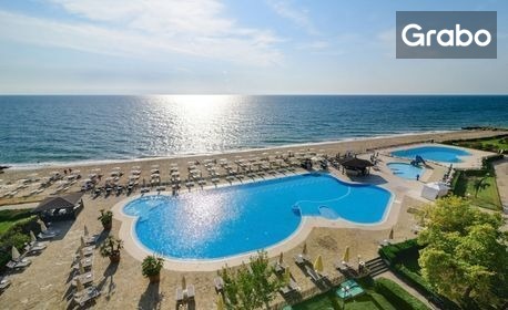 5-звезден релакс в Златни пясъци: Нощувка на база Ultra All Inclusivе, плюс минерален басейн и термо зона