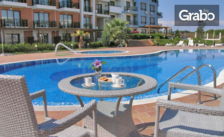 През Юли и Август край къмпинг Градина: 5, 6 или 7 нощувки на база All Inclusive, плюс басейн