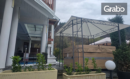 Зима и SPA в сърцето на Троянския Балкан: 3 нощувки в къща за 14 възрастни и 8 деца, плюс релакс зона и бонус джакузи, с. Черни Осъм