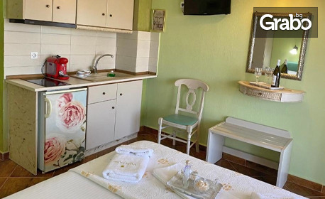 Почивка в Гърция от Юли до Септември: 2 или 3 нощувки в помещение по избор за до четирима, в Сарти