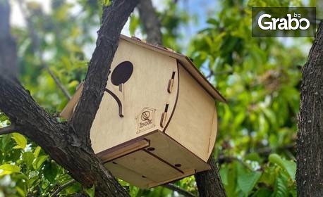 Персонализирана двускатна къщичка за птици