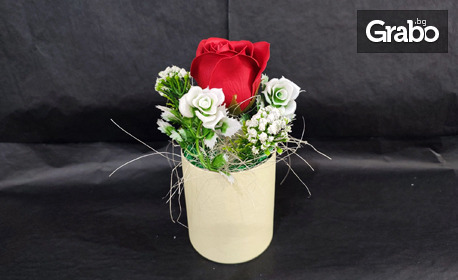Букет от реалистични, вечни и ароматни сапунени рози за всяка дама
