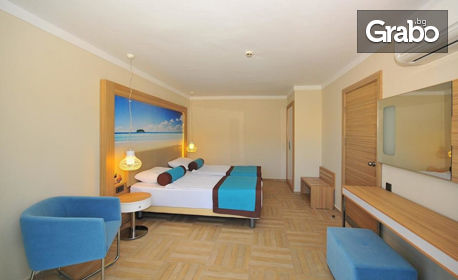 НГ в Мармарис! 3 нощувки All Inclusive в хотел Blue Bay's Platinum 5*, самолетен билет от Истанбул и автобусен транспорт до хотела