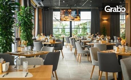 Пролетен SPA уикенд за до четирима в Хисаря: 2 нощувки със закуски и вечери двойна стая или апартамент, плюс релакс зона и басейни