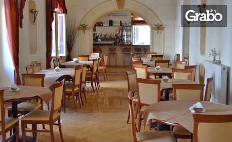 Морска почивка на гръцкия остров Евия: 7 нощувки със закуски и вечери в Ermis SPA Hotel, плюс транспорт