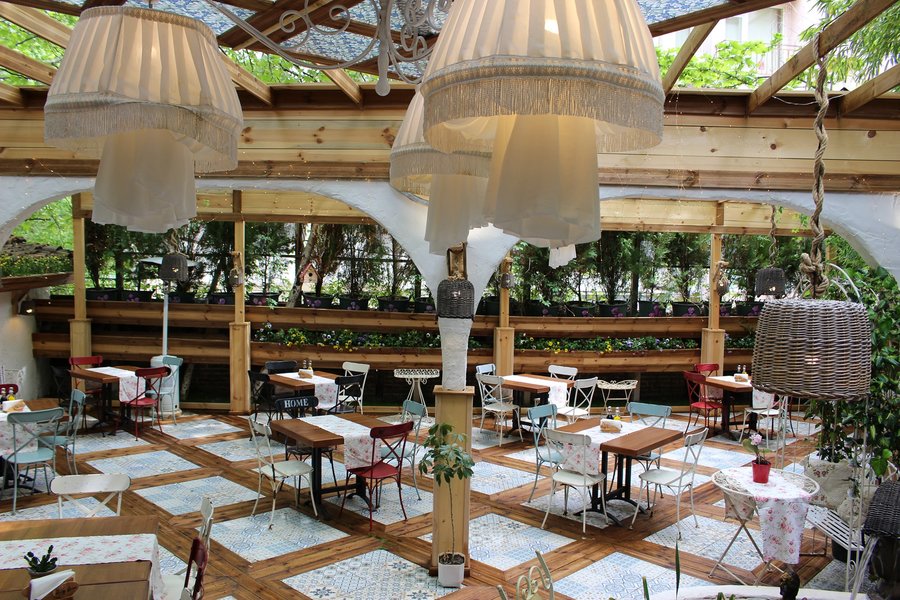 Bistro Happy House - Варна | Опознай.bg